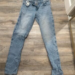 Light Blue American Eagle 32x34 Jeans